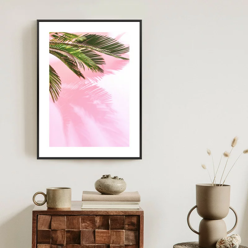 Plakat w ramie - palma przy różowej ścianie - obrazek 1