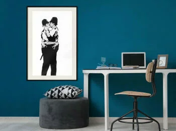 Plakat - Banksy: Kissing Coppers I - obrazek 2