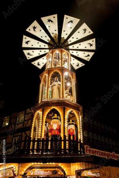 Obraz Weihnachtspyramide auf dem Weihnachtsmarkt,
Großpyramide, Holzpyramide, 
