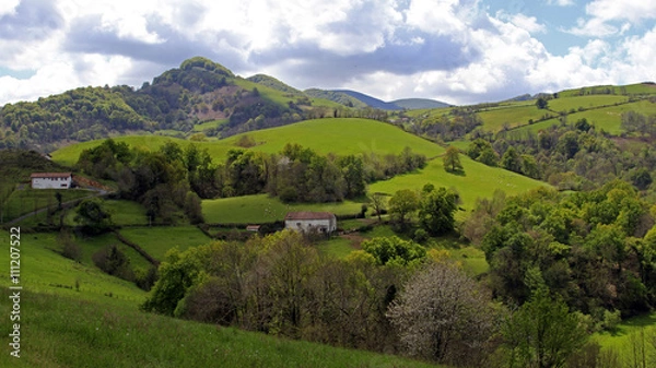 Fototapeta paisaje de la primera etapa del camino de santiago en los pirineos