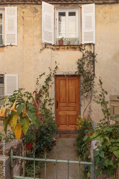 Fototapeta Entrance to the old French house