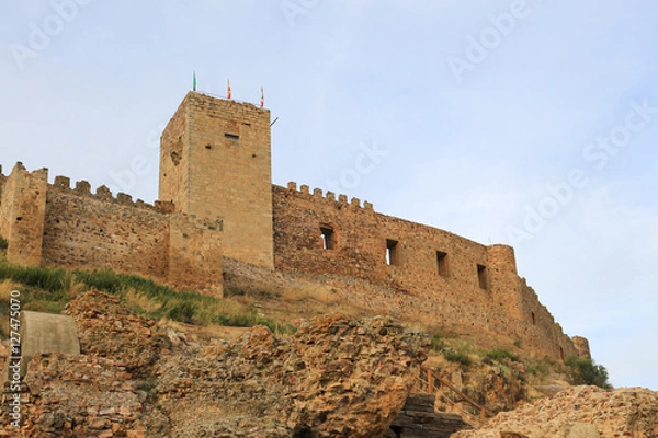 Fototapeta Contrapicado del castillo de Medellin