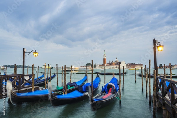 Fototapeta Gondel in Venedig bei San Marco dahinter Kirche San Giorgio Magg