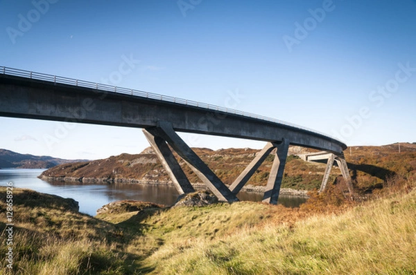 Fototapeta An image of the Kylesku Bridge, carryng the A894 across the Caolas Cumhann.