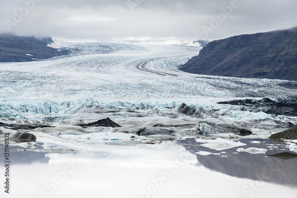 Fototapeta Reflection in glacier lagoon, Vatnajokull, Iceland