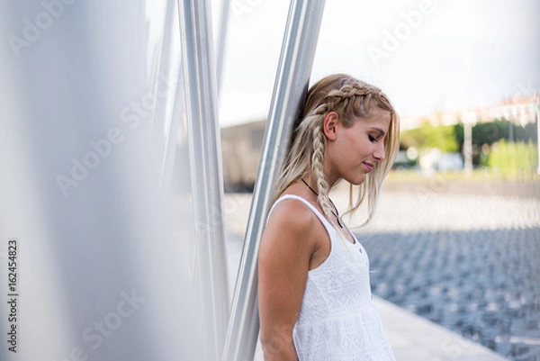 Fototapeta happy beautiful blonde woman smiling looking at the camera and posing