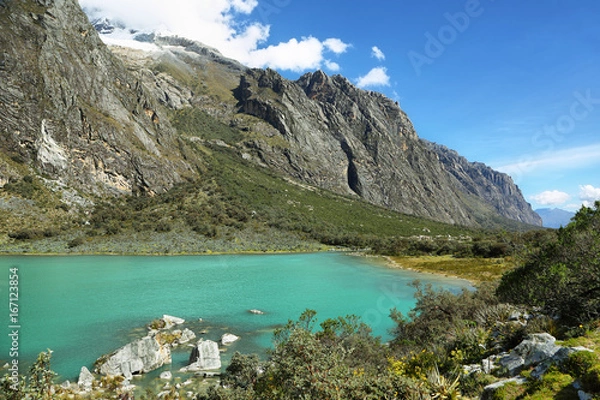 Fototapeta Shore of Llanganuco Orconcocha lake