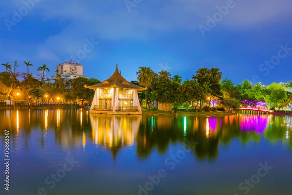 Fototapeta Taichung park at night