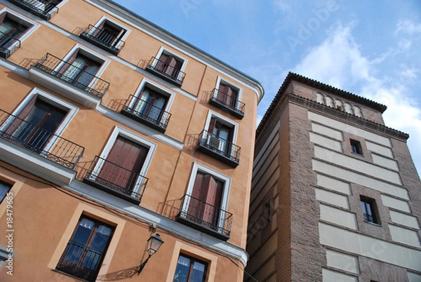 Fototapeta Les étages des vieux bâtiments de Madrid