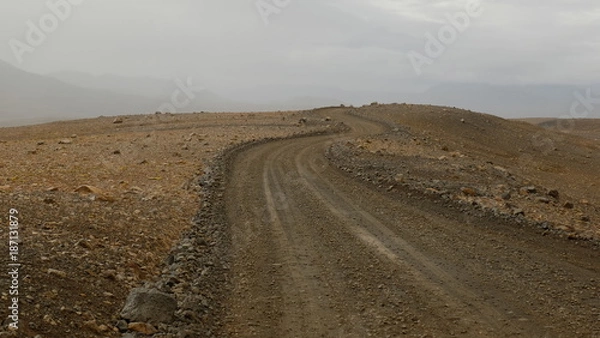 Fototapeta The difficult path to the glacier, Iceland