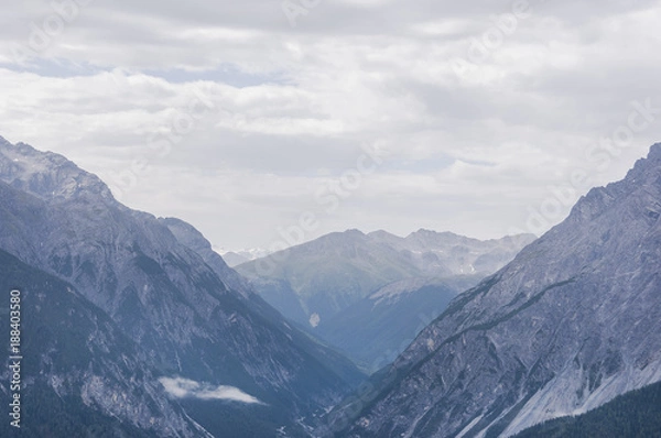 Fototapeta Scuol, Engadin, Unterengadin, Alpen, Graubünden, Inn, Inntal, Nebental, Wanderweg, Nationalpark, Wanderferien, Sommer, Schweiz