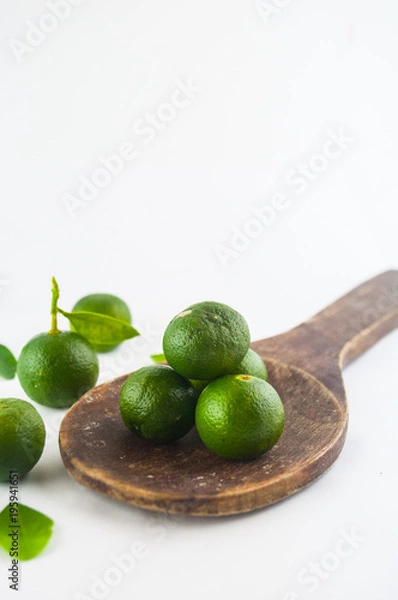 Fototapeta Lime isolated on white background