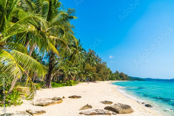 Fototapeta Beautiful tropical beach and sea