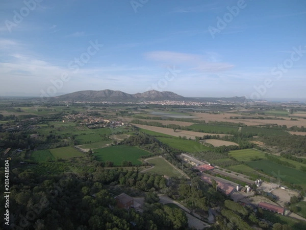 Obraz Drone en Torroella de Montgri, pueblo del Ampurdan en Girona, Costa Brava (Cataluña,España). Fotografia aerea con Dron.