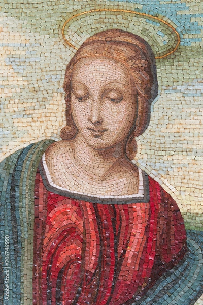 Fototapeta Bardzo ładna madonna wykonana z mozaiki szklanej i marmurowej. Styl przypomina Madonna del Cardellino Raffaello Sanzio, słynnego artysty włoskiego renesansu.