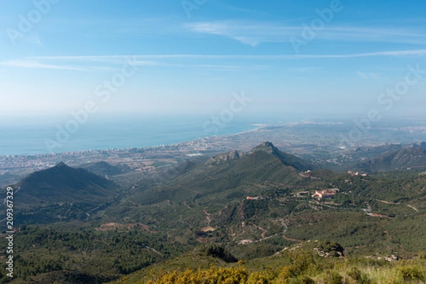 Fototapeta The Mediterranean Sea from the desert of the palms in Benicassim