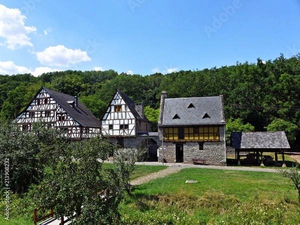 Fototapeta Zabytkowe domy z muru pruskiego z Eifel