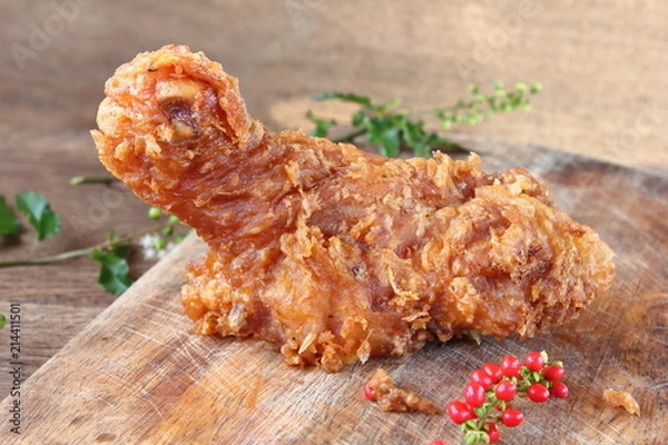 Fototapeta delicious fried chicken ready to eat