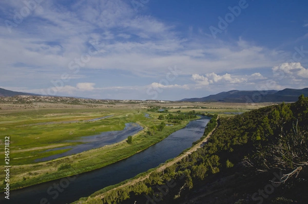 Obraz A side view of the green river entering the colorado are form the utah side. 