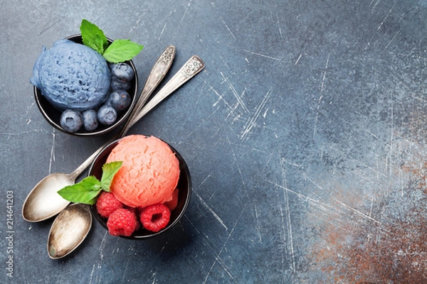 Fototapeta Ice cream with berries