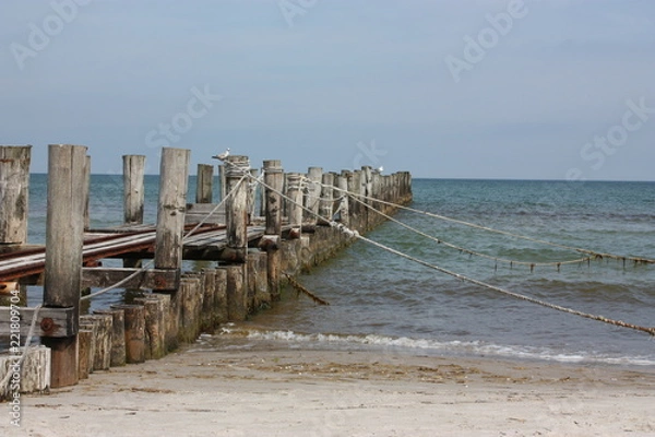 Fototapeta Alter Bootssteg in der Ostsee