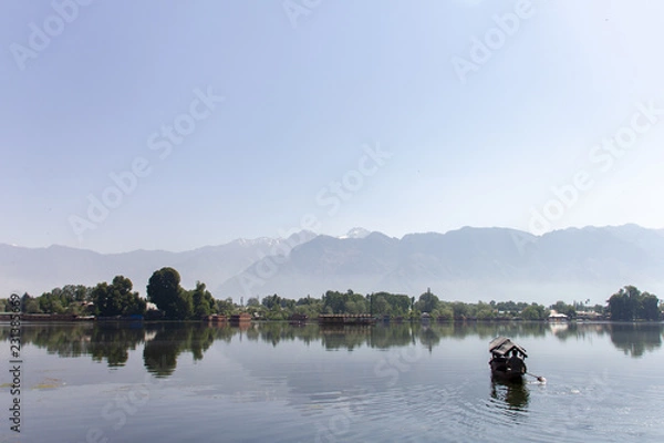 Fototapeta Shikara en Lago Nageen