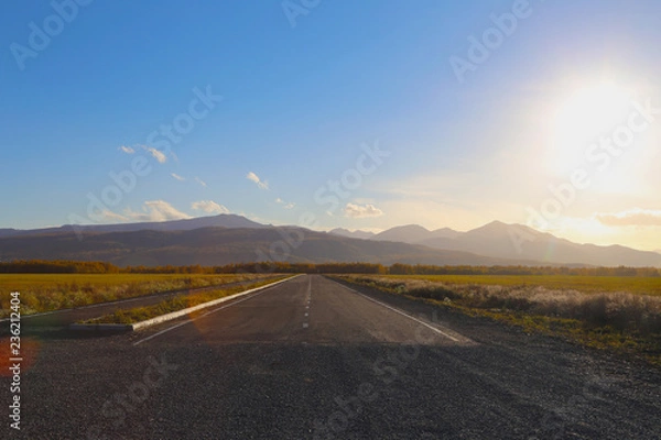 Fototapeta road in mountains