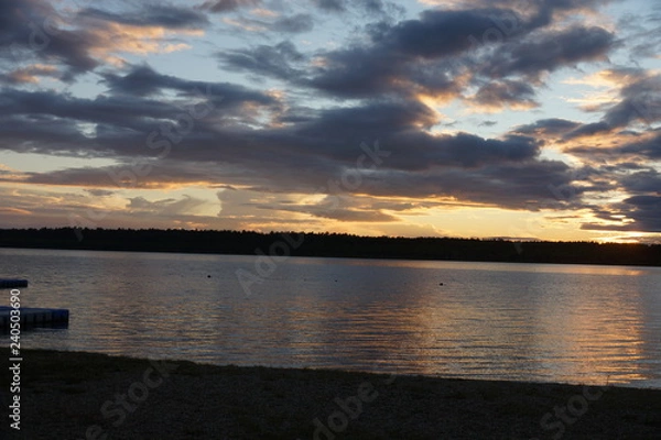 Fototapeta sunset on the pond