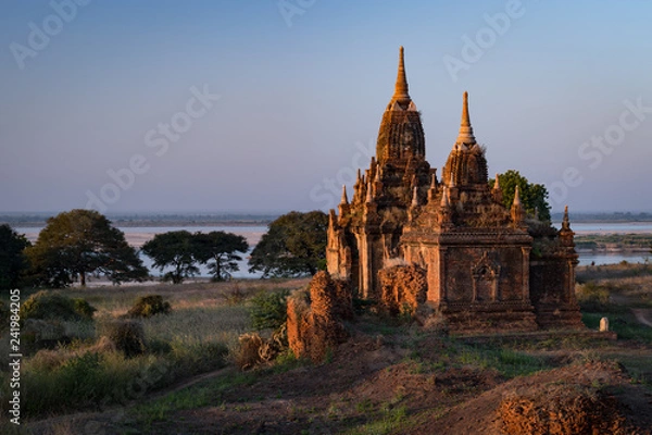 Fototapeta Sunset on the Irrawaddy River, Bagan, Myanmar