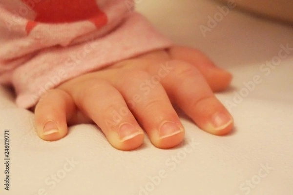 Fototapeta Baby hand on the floor