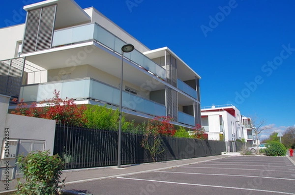 Fototapeta Logement moderne rouge et blanc