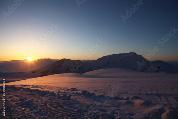 Fototapeta 室堂の雪景色（大日連山と夕日）