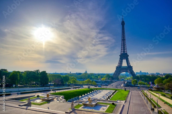 Fototapeta A view of the Eiffel Tower from the Jardins du Trocadero in Paris, France.