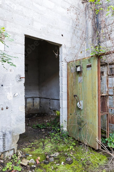 Fototapeta Urban exploration / Abandoned quarry