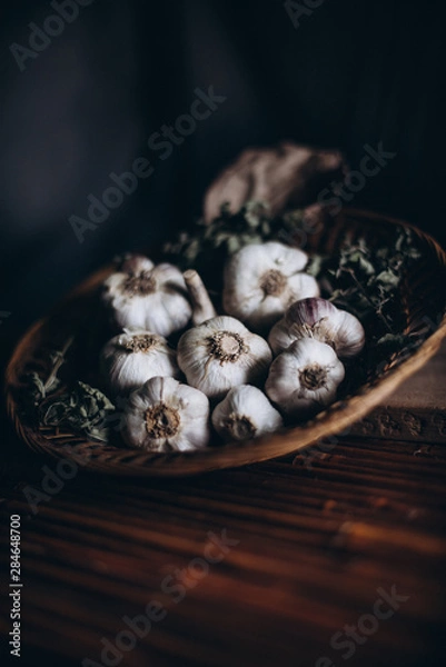 Fototapeta Garlic still life. Dried garlic cloves