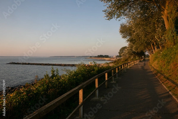 Obraz schöner Küsten Wanderweg in Bülk bei Strande an der Ostsee