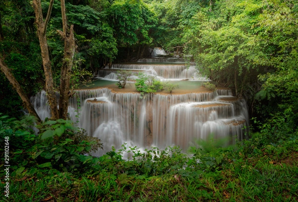 Fototapeta Mae Huai Khamin Waterfall is a beautiful waterfall in Kanchanaburi.