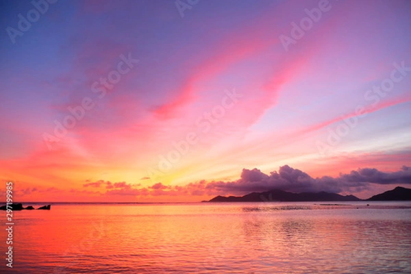 Fototapeta Romantic sunset on the Seychelles