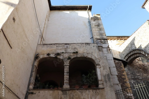 Fototapeta Abbaye Saint André le Bas dans la ville de Vienne en Isère - Rhône Alpes - France