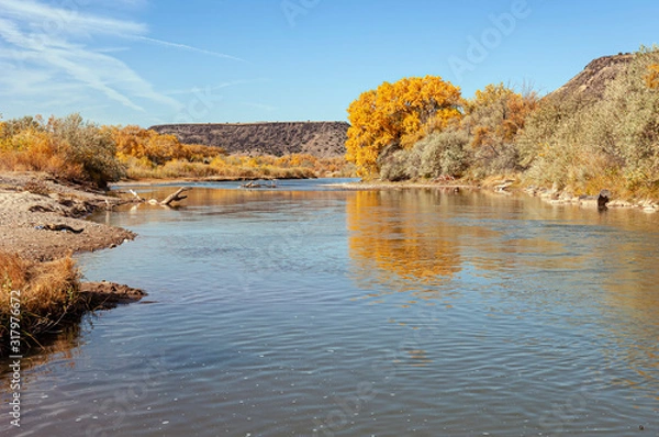 Fototapeta Rio Grande River North of Albuquerque in Fall 