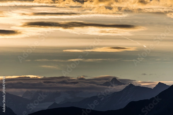 Fototapeta Sonnenaufgang in den Alpen im Herbst