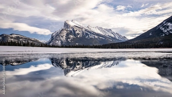 Fototapeta Reflective Mountain