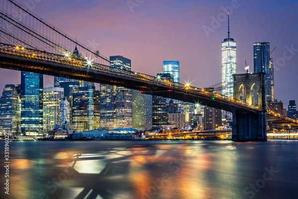 Fototapeta View of Brooklyn bridge by night