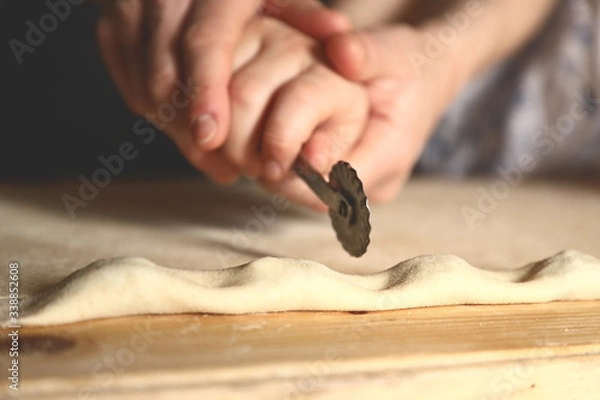 Fototapeta Ravioli artigianali vegetariani fatti in casa secondo antica tradizione italiana