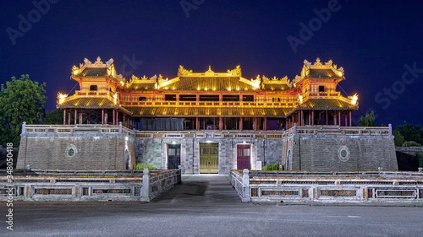 Fototapeta The main gate of the imperial city of Hue, Vietnam. 