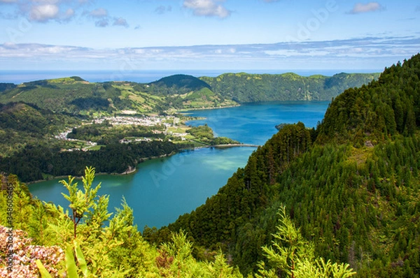 Fototapeta View to Green Lake and Blue Lake (Lagoa Verde and Lagoa Azul), Ponta Delgada, Sao Miguel island, Azores, Portugal 