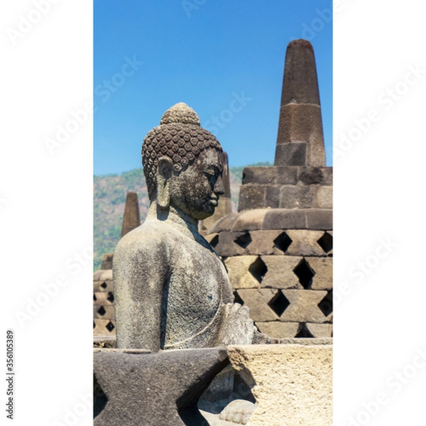 Fototapeta Arca At The Borobudur Temple