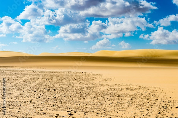 Fototapeta It's Beautiful sand dunes in the Sahara desert in Egypt