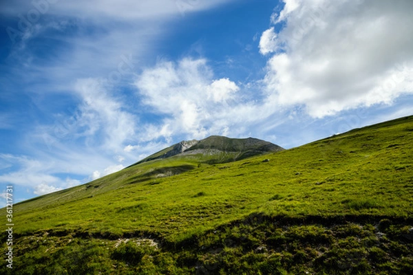 Fototapeta Monte Vettore, the highest mountain in the Sibillini range, branch of central Italian Apennines, with the fault of the earthquake clearly visible.