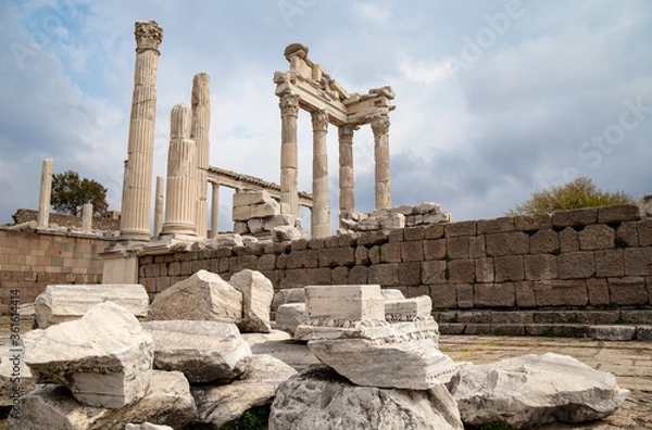 Fototapeta Ruins Of The Ancient City Of Pergamon